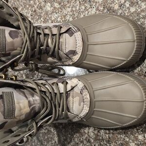 Like NEW, Tommy Hilfiger Camouflage Winter Rain Boots Womens Size 7